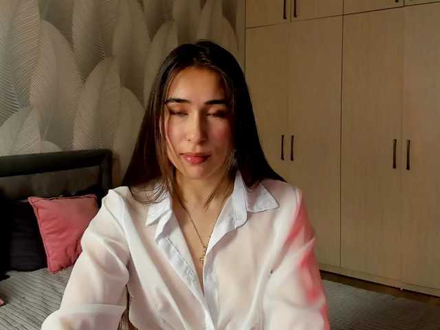 Bambiiiii's BongaCams show and profile