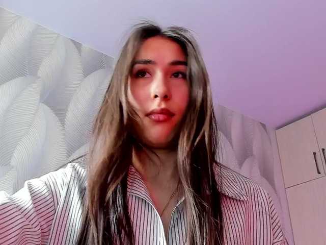 Bambiiiii's BongaCams show and profile