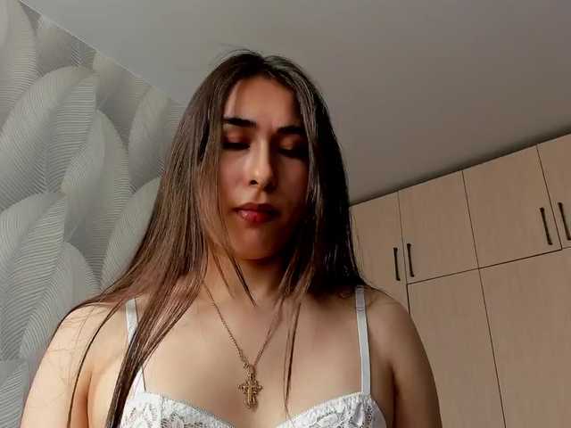 Bambiiiii's BongaCams show and profile