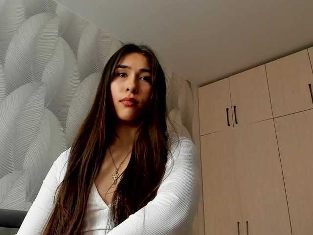 Bambiiiii's BongaCams show and profile