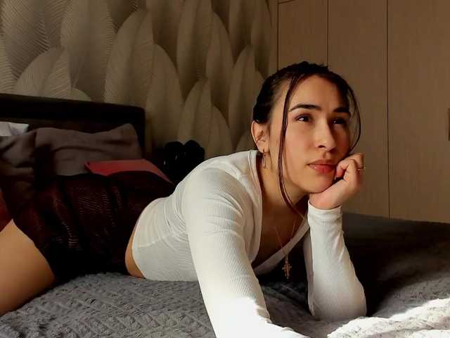 Bambiiiii's BongaCams show and profile