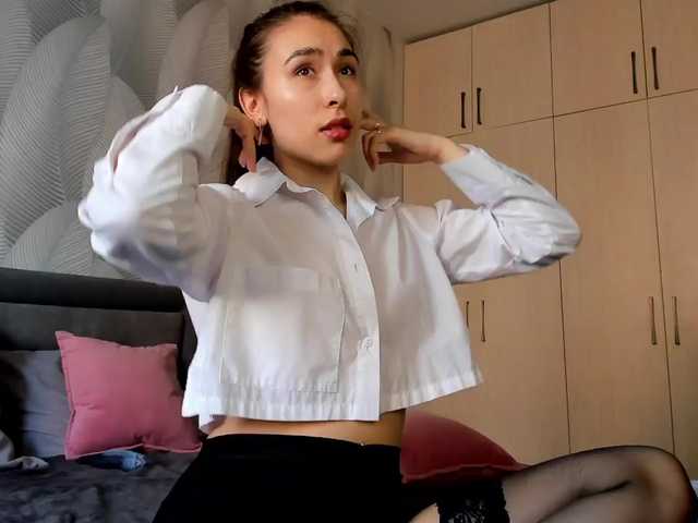 Bambiiiii's BongaCams show and profile