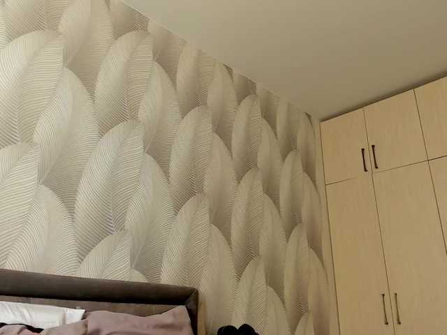 Bambiiiii's BongaCams show and profile