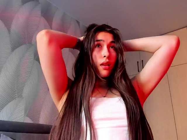 Bambiiiii's BongaCams show and profile