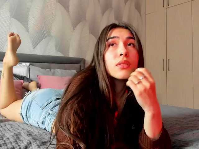 Bambiiiii's BongaCams show and profile