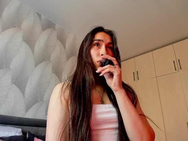 Bambiiiii's BongaCams show and profile