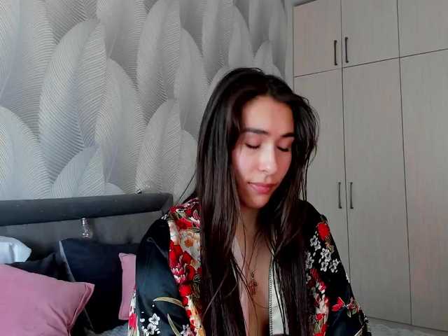 Bambiiiii's BongaCams show and profile