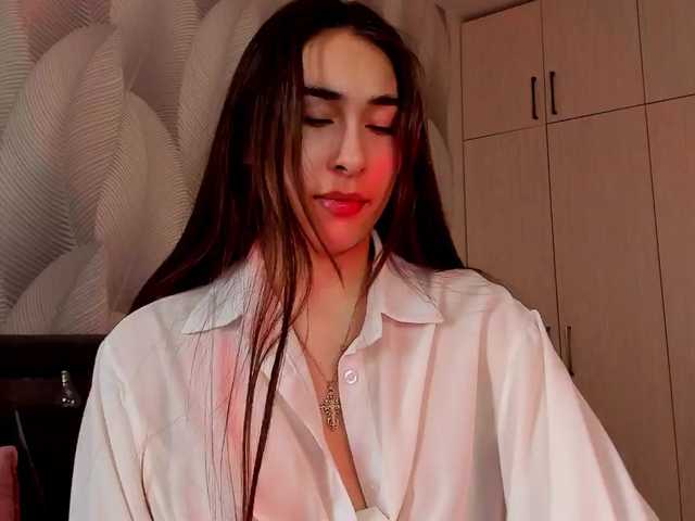 Bambiiiii's BongaCams show and profile