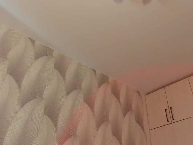 Bambiiiii's BongaCams show and profile