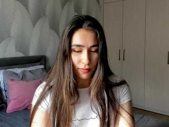 Bambiiiii's BongaCams show and profile