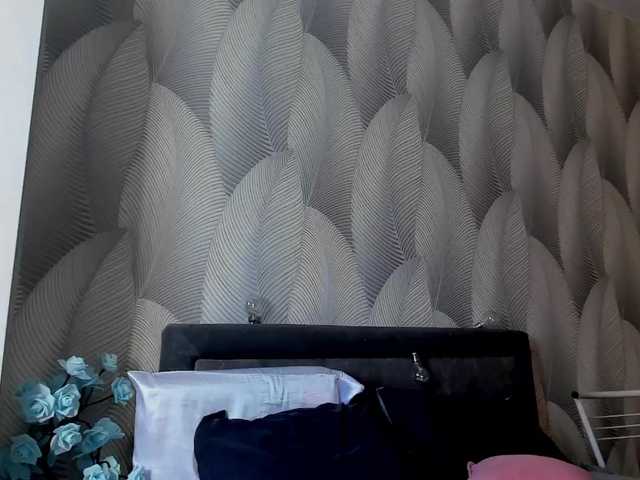 Bambiiiii's BongaCams show and profile