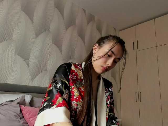 Bambiiiii's BongaCams show and profile