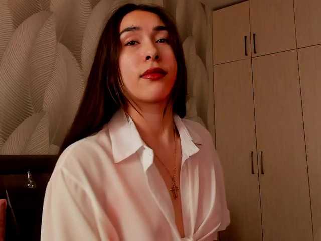 Bambiiiii's BongaCams show and profile