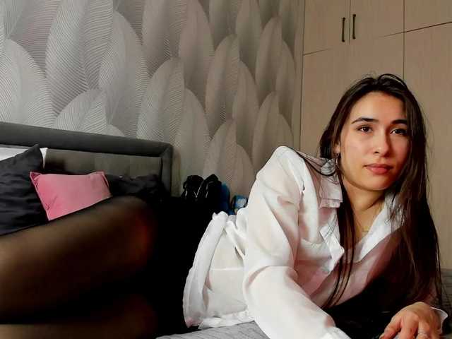 Bambiiiii's BongaCams show and profile