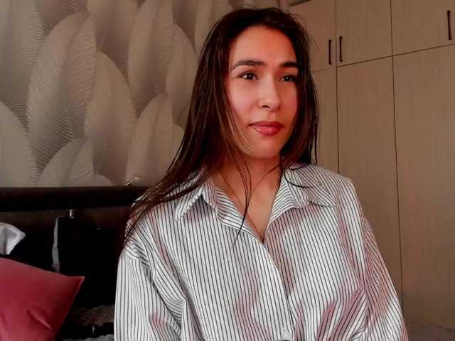 Bambiiiii's BongaCams show and profile