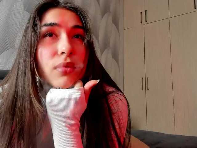 Bambiiiii's BongaCams show and profile