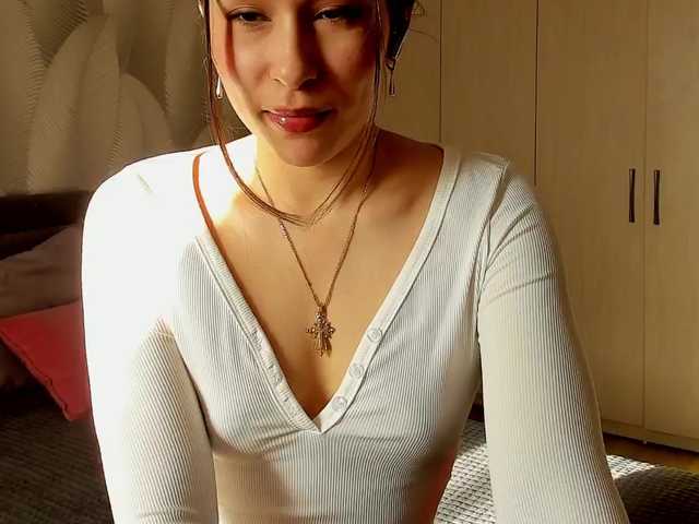 Bambiiiii's BongaCams show and profile