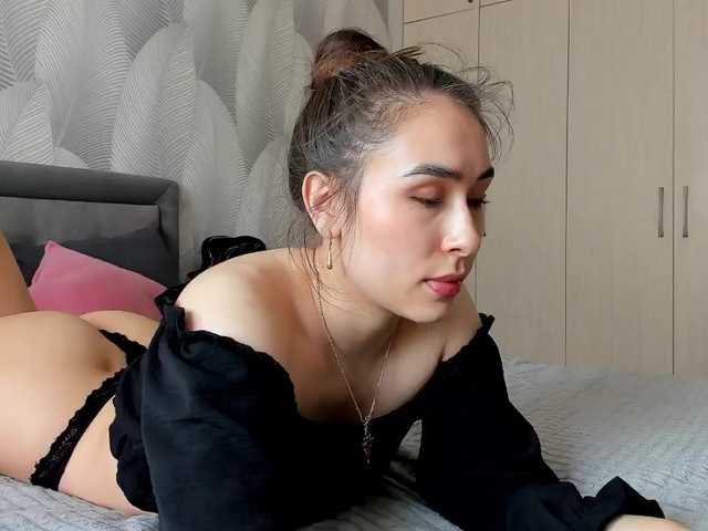 Bambiiiii's BongaCams show and profile