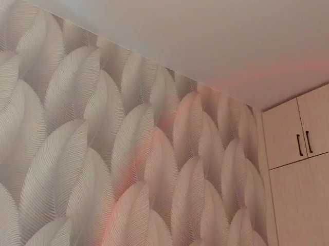 Bambiiiii's BongaCams show and profile