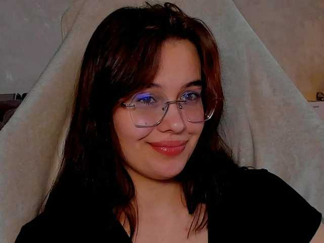 Mia-mit's BongaCams show and profile