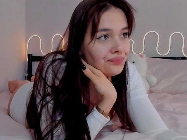 Mia-mit's BongaCams show and profile