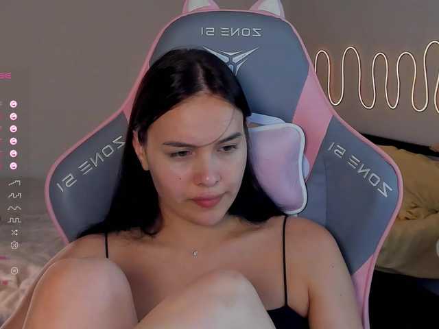 Mia-mit on BongaCams