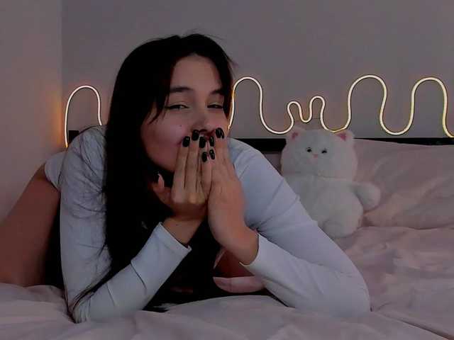 Mia-mit's BongaCams show and profile