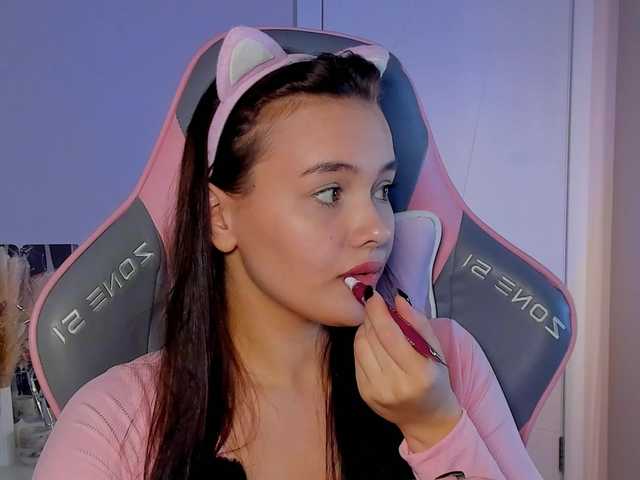 Mia-mit's BongaCams show and profile