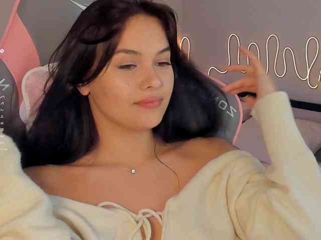 webcam model Mia-mit
