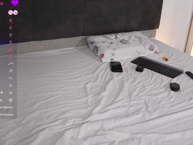 jolly-dolly's BongaCams show and profile