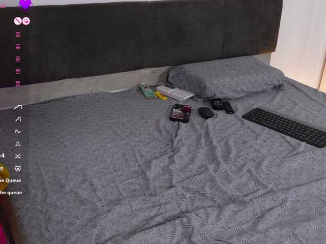 jolly-dolly's BongaCams show and profile