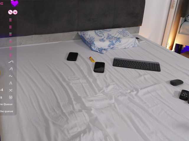 jolly-dolly's BongaCams show and profile