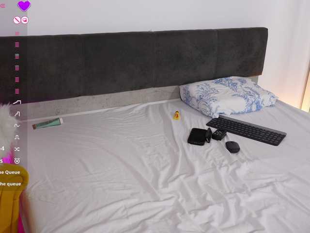 jolly-dolly's BongaCams show and profile