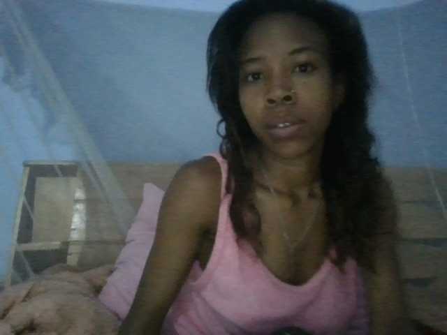 prettykaramel webcam bongacams model stream image
