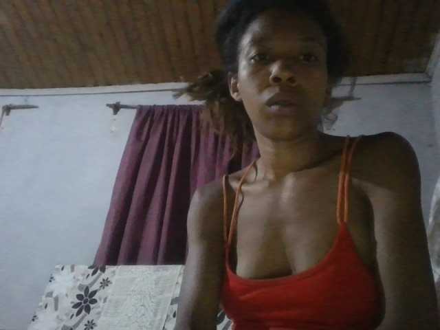 prettykaramel webcam bongacams model stream image