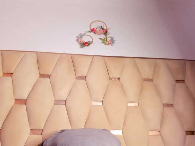 Malaika's BongaCams show and profile