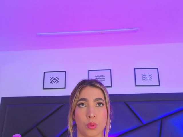 SophieCarther's BongaCams show and profile