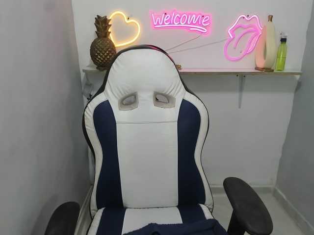 M3gara's BongaCams show and profile