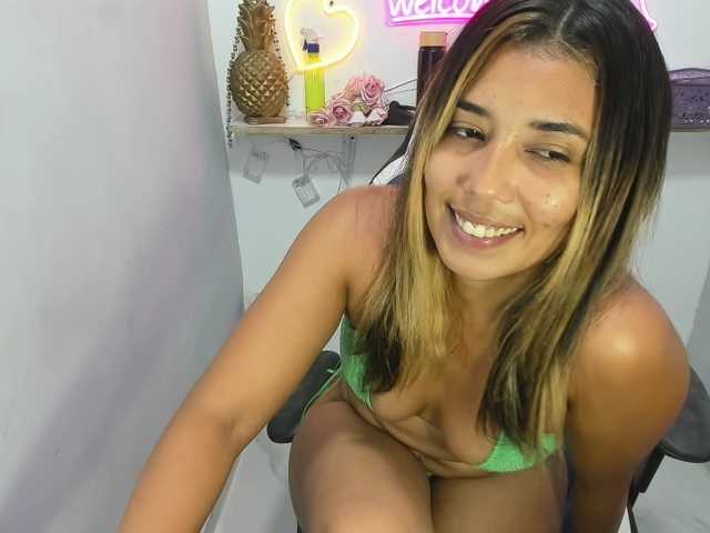 M3gara's BongaCams show and profile