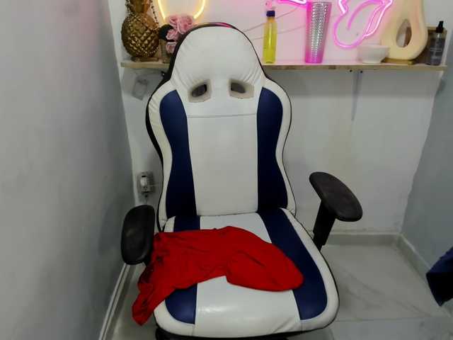 M3gara's BongaCams show and profile