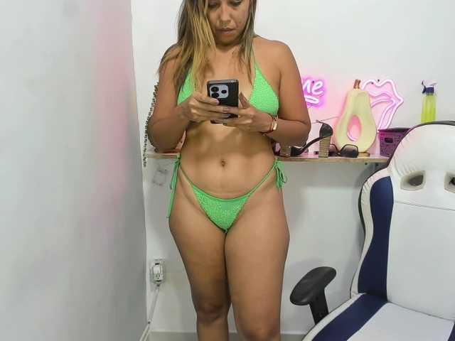 M3gara's BongaCams show and profile