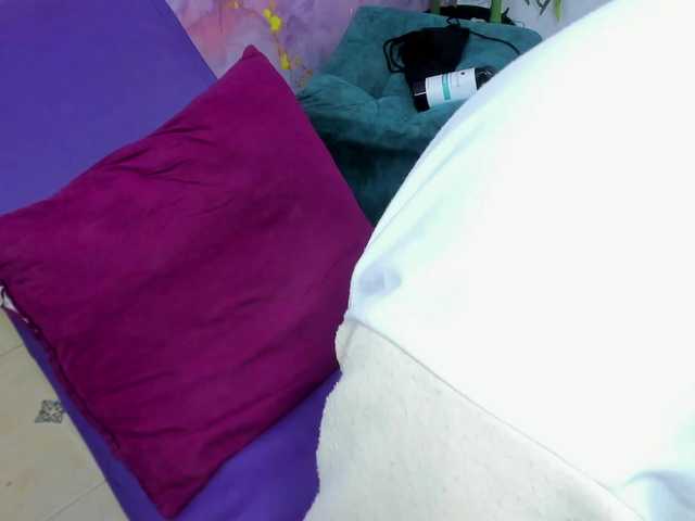 Kloe-sex-hot's BongaCams show and profile