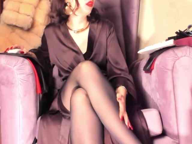 LadyLeather webcam