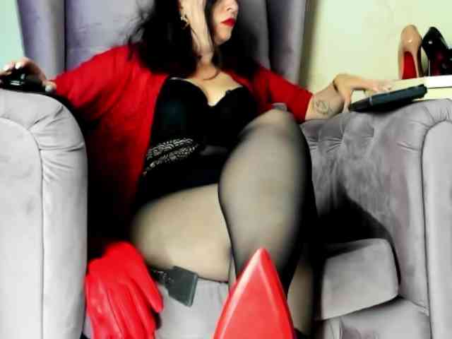 LadyLeather webcam