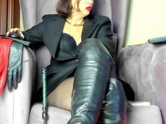 LadyLeather webcam