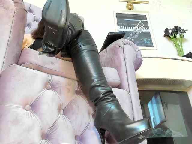 Модель: LadyLeather