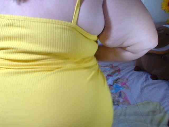 CurvyQueen CurvyQueen