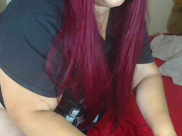 CurvyQueen webcam
