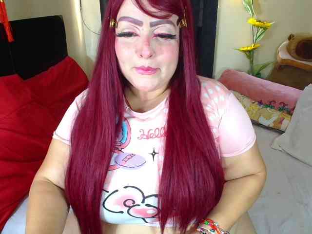 CurvyQueen webcam