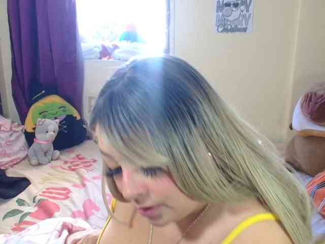 CurvyQueen CurvyQueen